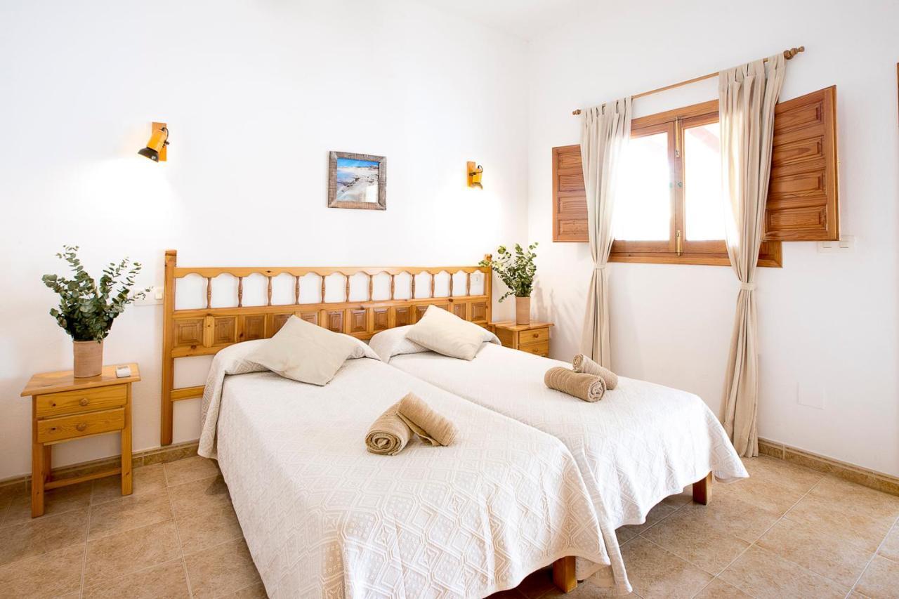 Apartamentos Molina 9-10-11 Es Caló Eksteriør bilde