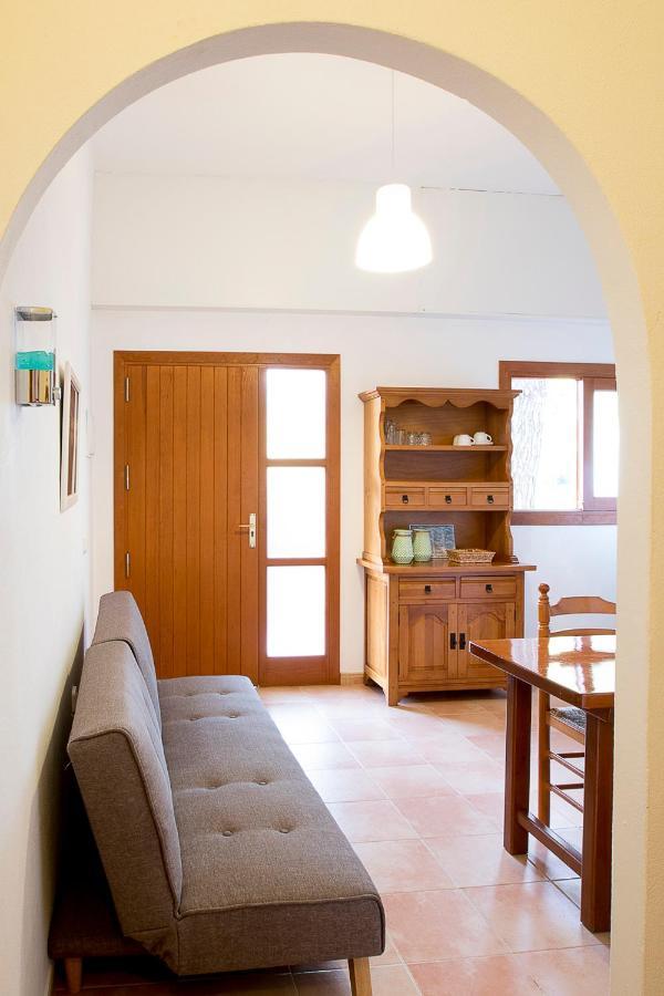 Apartamentos Molina 9-10-11 Es Caló Eksteriør bilde