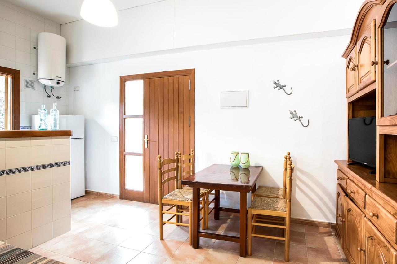 Apartamentos Molina 9-10-11 Es Caló Eksteriør bilde