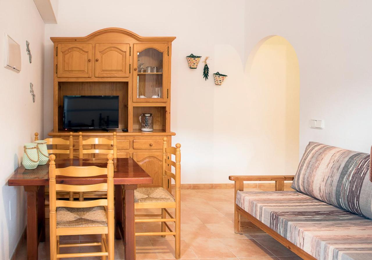 Apartamentos Molina 9-10-11 Es Caló Eksteriør bilde